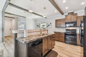 10043 Collingwood Ave in Dade City, FL - Building Photo - Building Photo