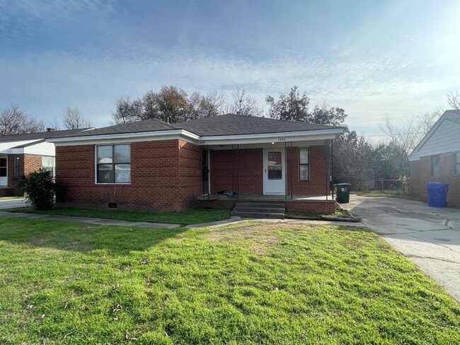 property at 1006 Arkansas St