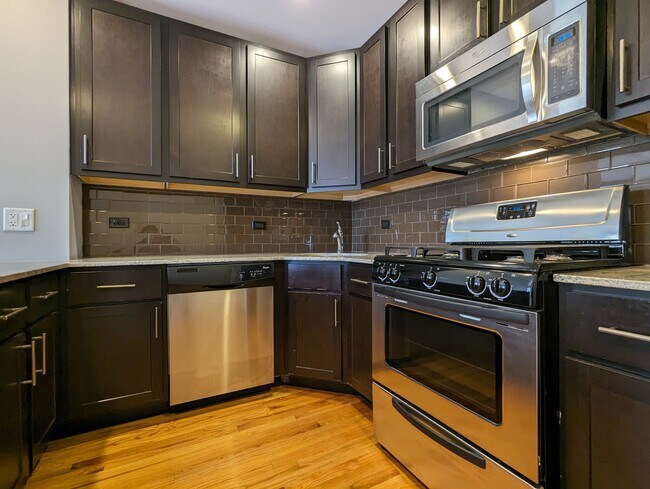 4744 N Maplewood Ave, Unit 4759-404