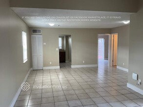 10940 SW 70th Terrace in Miami, FL - Building Photo - Building Photo