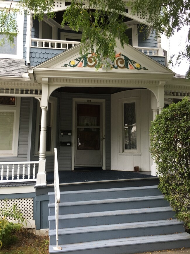 29 Clarke St in Binghamton, NY - Foto de edificio - Building Photo