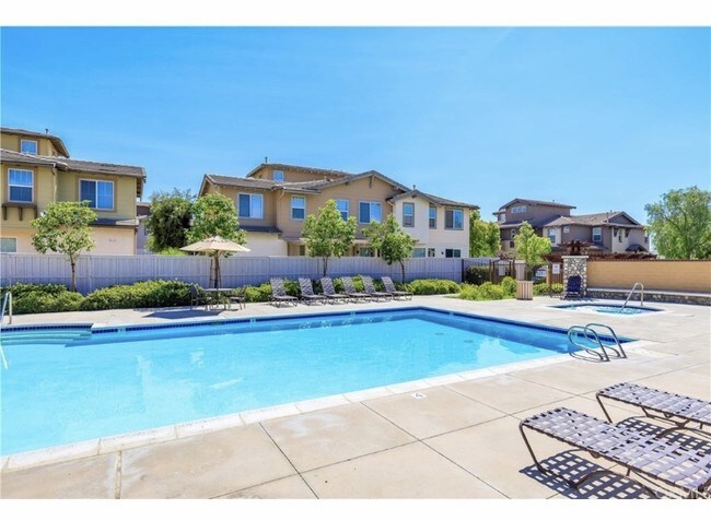 24685 Ridgewalk St-Unit -2 in Murrieta, CA - Foto de edificio - Building Photo