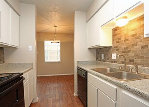 Toscana Apartments in Bedford, TX - Building Photo - Interior Photo