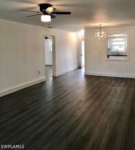 200 Valley Stream Dr in Naples, FL - Building Photo - Building Photo