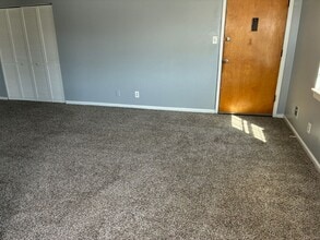 4405 Landside Dr in Louisville, KY - Building Photo - Building Photo