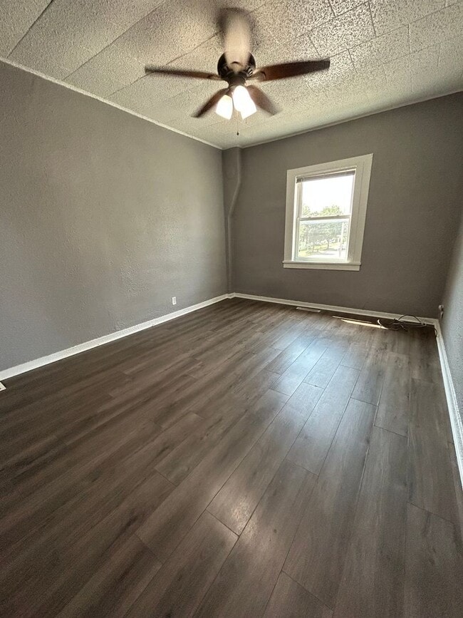 property at 1701 Onalaska Ave