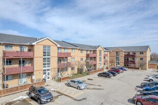 211 Forum Dr in Mississauga, ON - Building Photo