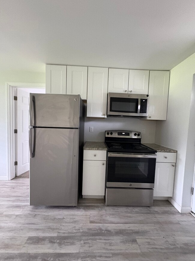129 Cosey Beach Ave, Unit A5 in East Haven, CT - Building Photo - Building Photo