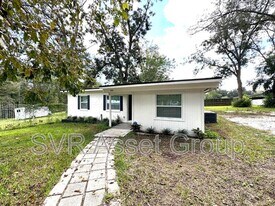 8054 Graff Ln in Jacksonville, FL - Building Photo