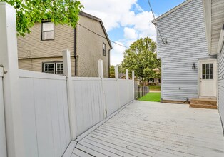 3044 Jersey Ridge Rd in Davenport, IA - Foto de edificio - Building Photo