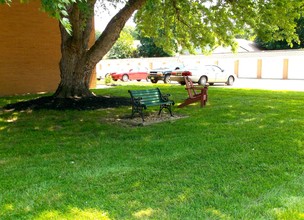 Parma Park East & West - Seniors 55+ in Parma, OH - Building Photo - Building Photo