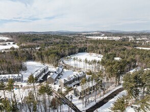 Bayberry Commons- 3 Bedroom 2.5 Bath Townh... in Rochester, NH - Foto de edificio - Building Photo