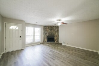 1631 Pecan Log Pl in Austell, GA - Building Photo - Building Photo