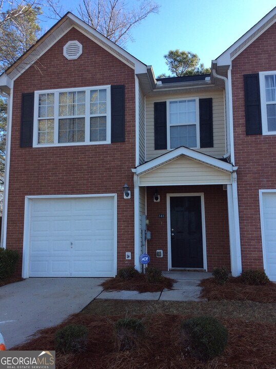 141 Chastain Loop in Newnan, GA - Building Photo