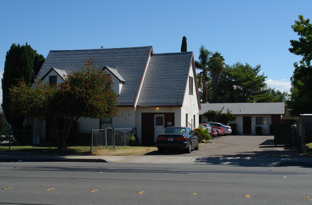 653 Avocado Ave in El Cajon, CA - Foto de edificio