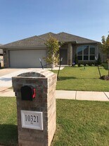 10321 SE 24th St in Midwest City, OK - Building Photo