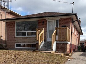 7 Limevale Crescent in Toronto, ON - Building Photo