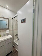 1645 SW 40th Ave in Miami, FL - Building Photo - Building Photo