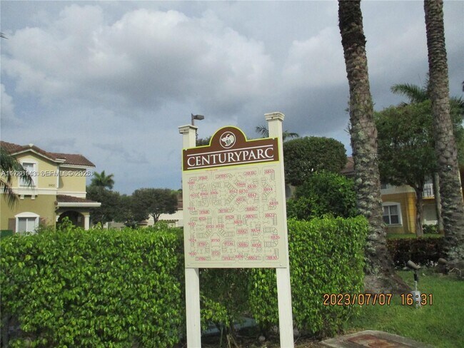 8980 W Flagler St in Miami, FL - Building Photo - Building Photo