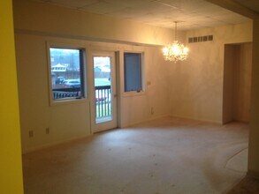 1629 Edgewood Ave in Coraopolis, PA - Building Photo - Building Photo