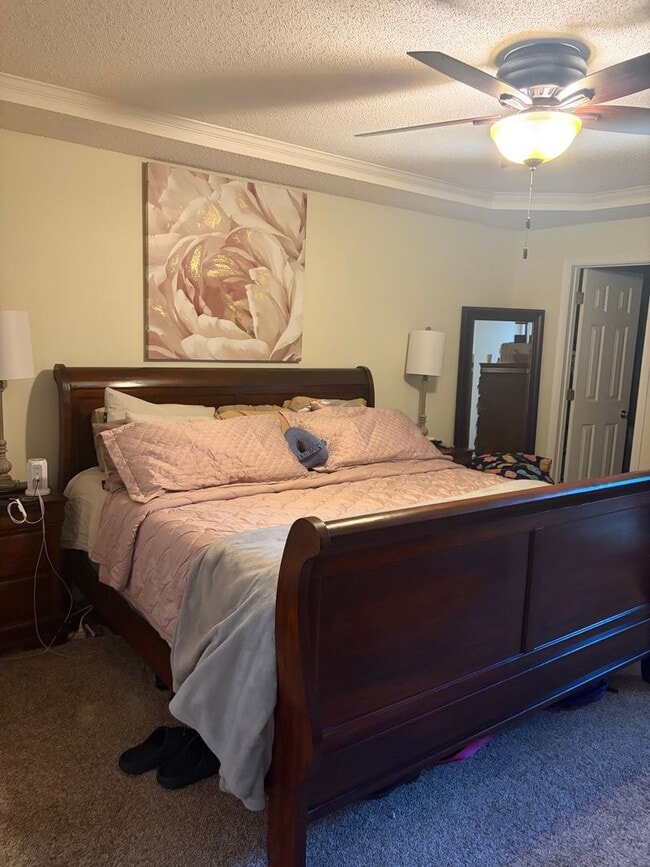 121 Highlands Pkwy in Newport News, VA - Building Photo - Building Photo