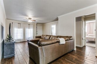 1017 Meadowbrook Dr in Grapevine, TX - Building Photo - Building Photo