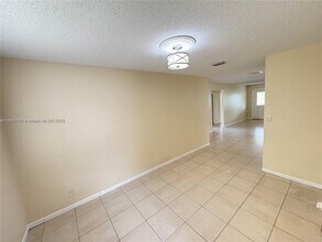 240 NW 12th Ave in Dania Beach, FL - Building Photo - Building Photo