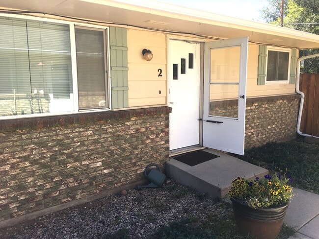 523 N Bryan Ave, Unit #2 in Fort Collins, CO - Foto de edificio - Building Photo