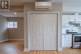 540 King St E in Hamilton, ON - Building Photo - Building Photo