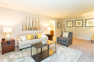 Ramblewood Apartments in Grand Rapids, MI - Building Photo - Interior Photo