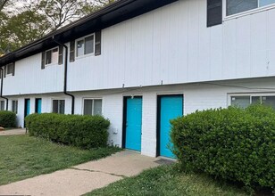 Santana Palms in Atlanta, GA - Building Photo - Building Photo