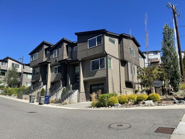 1325 Seattle Hill Rd in Bothell, WA - Building Photo - Building Photo