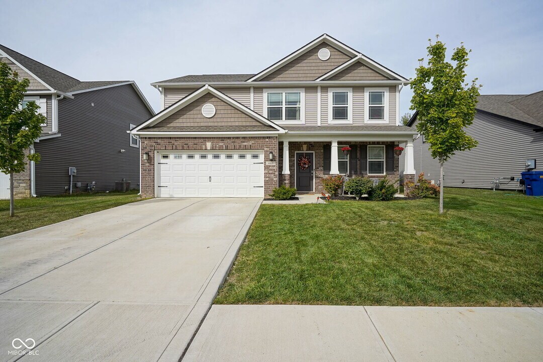 6810 Birmingham Ave in McCordsville, IN - Building Photo