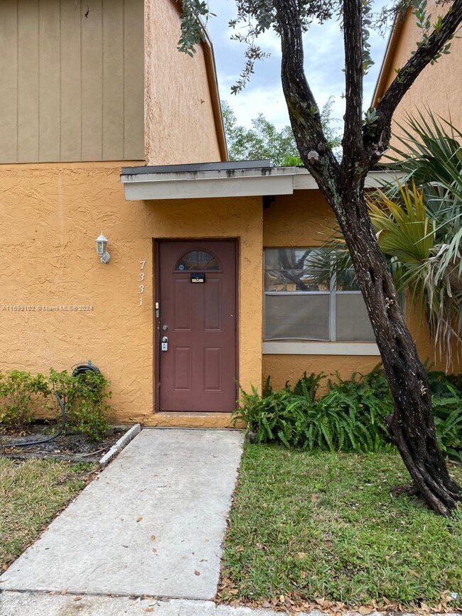 7331 W Sunrise Blvd in Plantation, FL - Building Photo - Building Photo