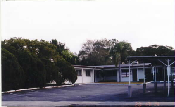 Bagpiper Apartments in Dunedin, FL - Foto de edificio