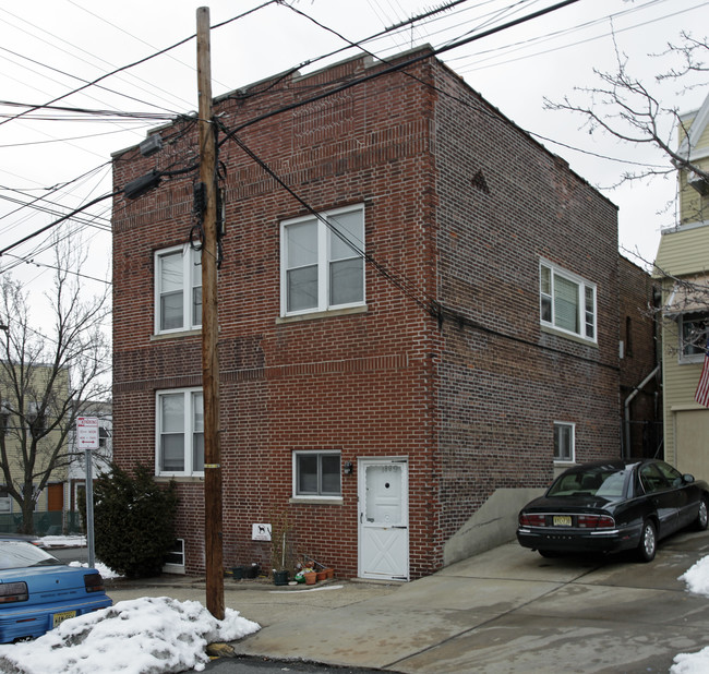 346 Liberty Ave in Jersey City, NJ - Building Photo - Building Photo