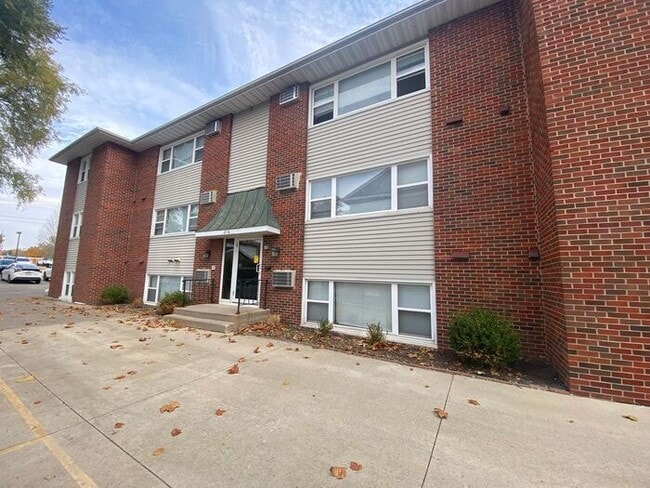 property at 614 E Jefferson St