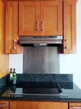 6050 Canterbury Dr in Culver City, CA - Foto de edificio - Building Photo