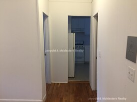 122 Warren St, Unit 16 in Boston, MA - Building Photo - Building Photo