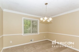 3814 King Arthur Rd SW in Atlanta, GA - Building Photo - Building Photo