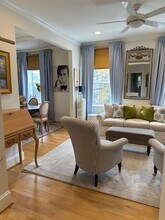 1711 35th St NW, Unit 21 in Washington, DC - Foto de edificio - Building Photo