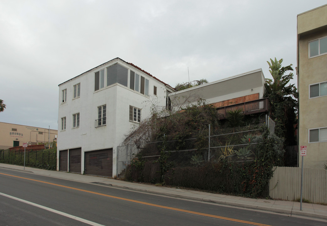 26-30 Seaside Ter in Santa Monica, CA - Building Photo