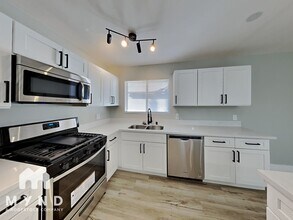 3112 E Vegas Valley Dr in Las Vegas, NV - Building Photo - Building Photo