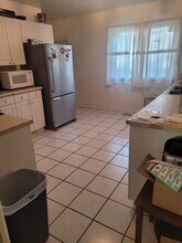 833 Fountain Ct, Unit Master Bedroom in Colorado Springs, CO - Foto de edificio - Building Photo