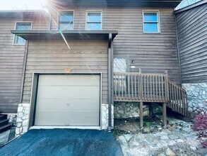 103 Parkway Vista Dr in Asheville, NC - Building Photo - Building Photo