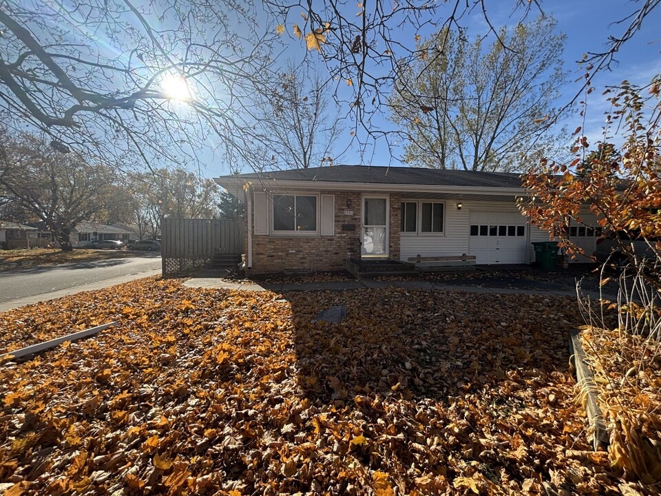 8701 W 35th St in St. Louis Park, MN - Foto de edificio