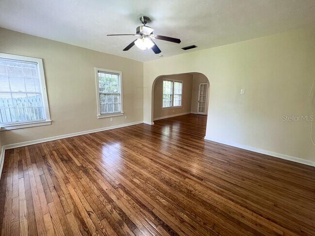 2734 SW 3rd Pl in Gainesville, FL - Building Photo - Building Photo