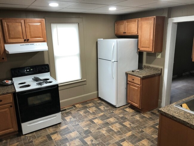 property at 1186 W Main St