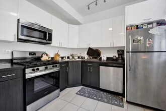 3226 W Potomac Ave in Chicago, IL - Building Photo - Building Photo