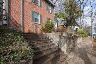 876 Argonne Ave NE in Atlanta, GA - Building Photo - Building Photo